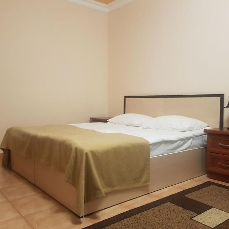 Ariana Family Hotel Dilidzjan Buitenkant foto