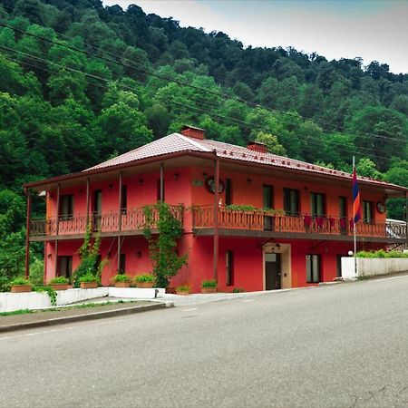 Ariana Family Hotel Dilidzjan Buitenkant foto