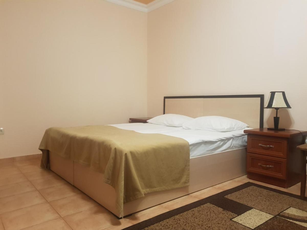 Ariana Family Hotel Dilidzjan Buitenkant foto