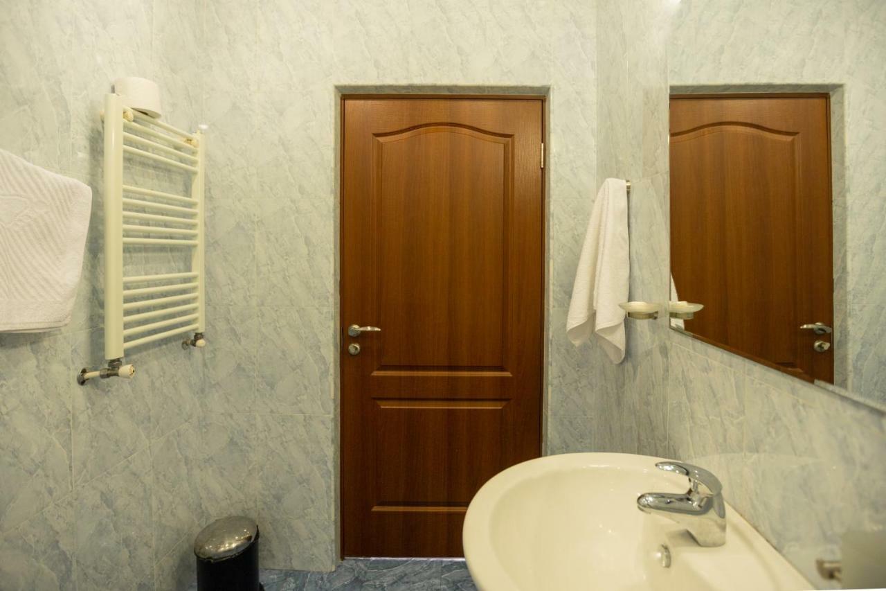 Ariana Family Hotel Dilidzjan Buitenkant foto