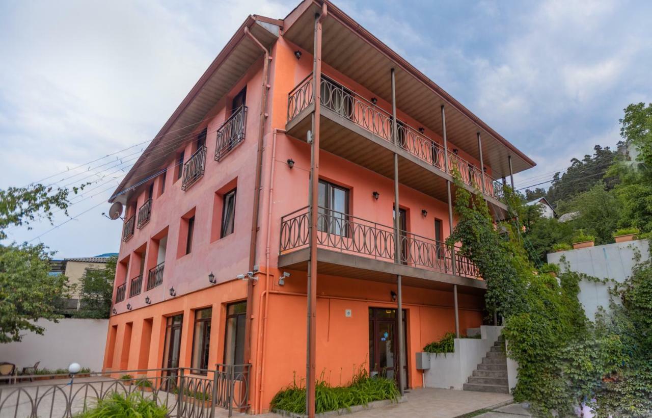 Ariana Family Hotel Dilidzjan Buitenkant foto