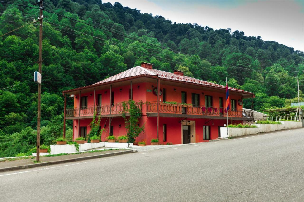 Ariana Family Hotel Dilidzjan Buitenkant foto
