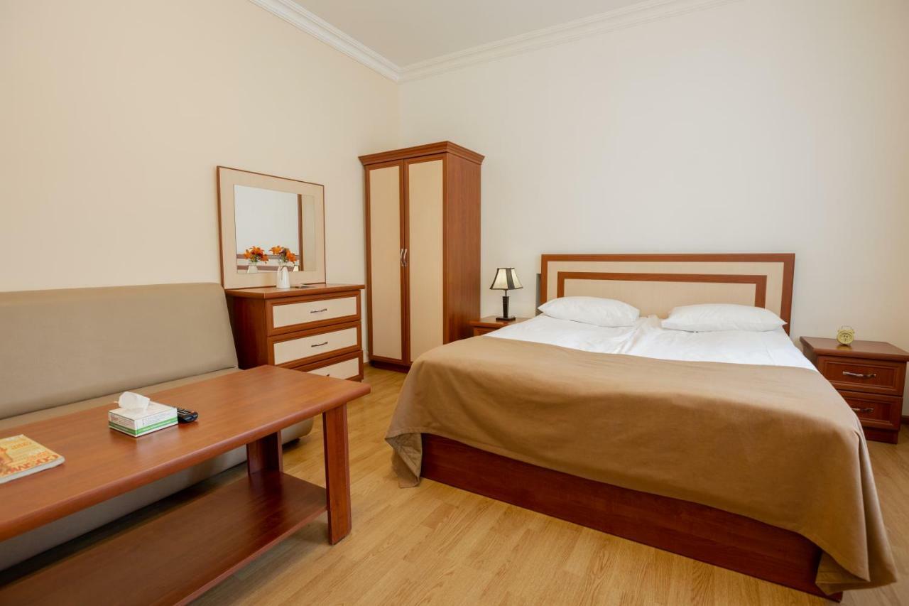 Ariana Family Hotel Dilidzjan Buitenkant foto