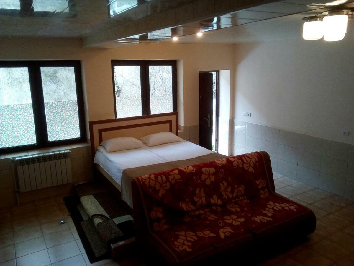 Ariana Family Hotel Dilidzjan Buitenkant foto